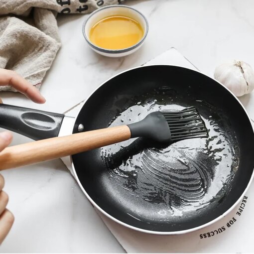 Set 12 Utensili Cucina Silicone Antiaderente con Manico in Legno - immagine 6