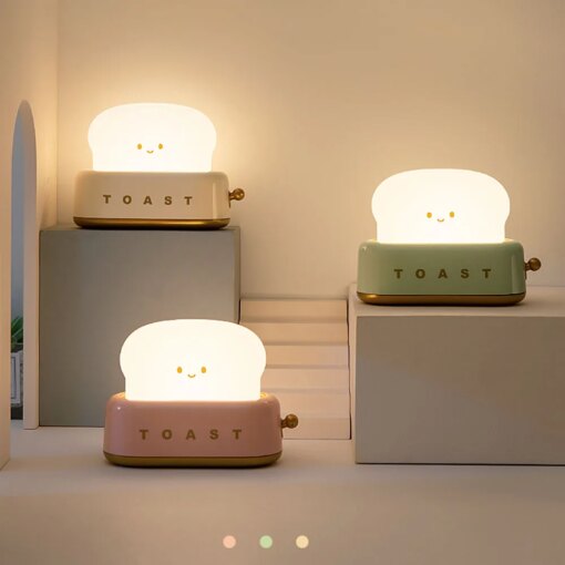 Lampada LED Pane Tostato Kawaii - Luce Notturna Ricaricabile con Timer - immagine 6